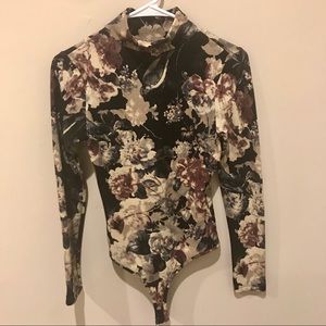 Flower printed long sleeve bodysuit - Size Small